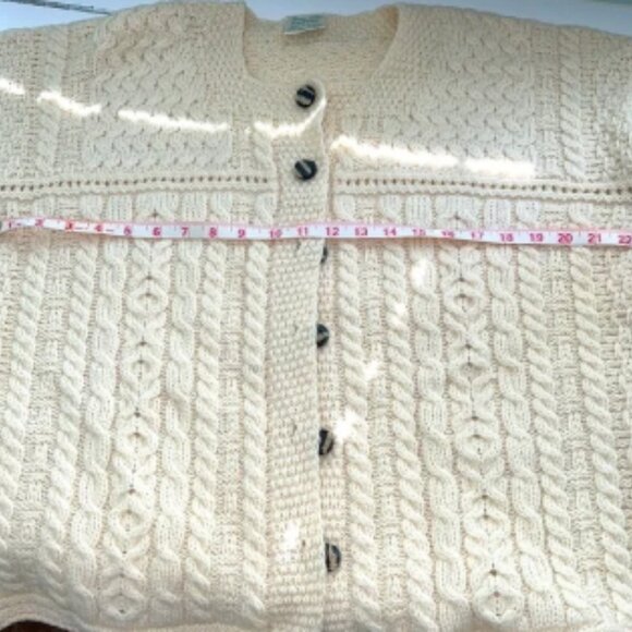 Aran Isles Cableknit 100% Wool Cardigan with beautiful buttons - Picture 7 of 7